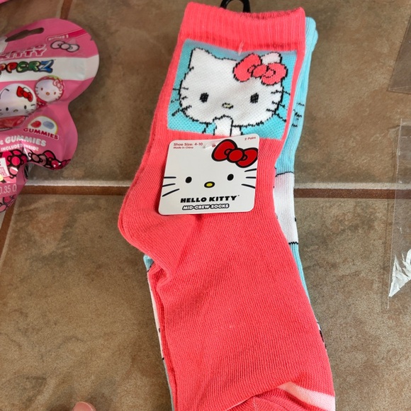 Hello Kitty Gift Set - Picture 12 of 15